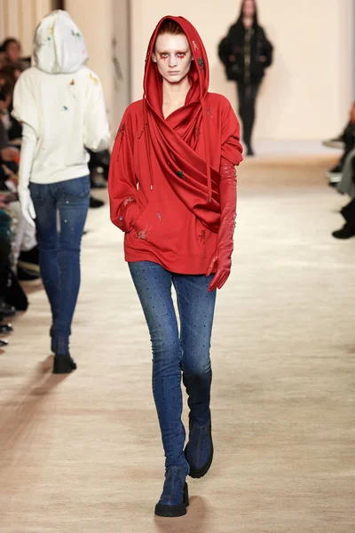 Look 24